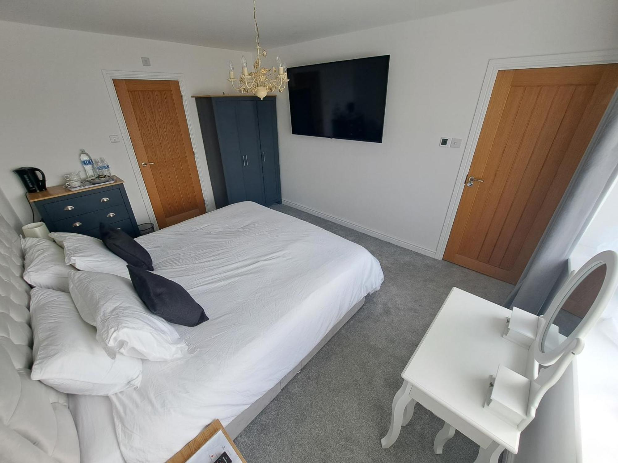 Westleigh House Bed & Breakfast Fishbourne  ภายนอก รูปภาพ